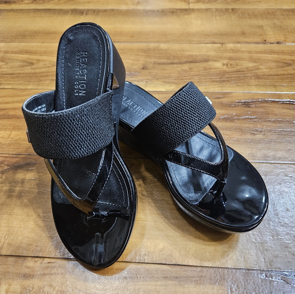 Kenneth Cole Reaction Pepea Cross